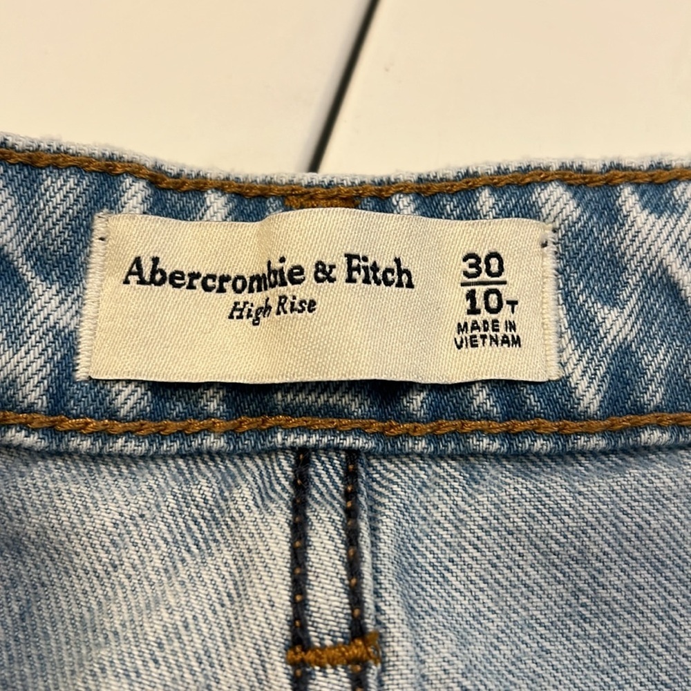 Abercrombie - high rise, 30/10 tall denim skirt - Picture 6 of 9
